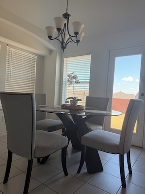 Dining - Charming 3-bedroom house in Crowley with cool AC and space (Crowley)