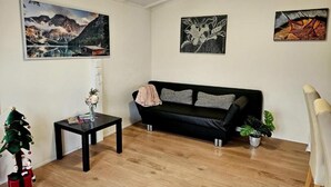 Living area - Tiny House an der Mosel - Chalet mit Terrasse - WLAN - Grill (Mehring)