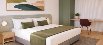 Hahndorf On Main, Bw Signature Collection