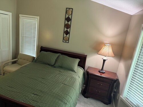 Cozy Condo In Historic Abingdon