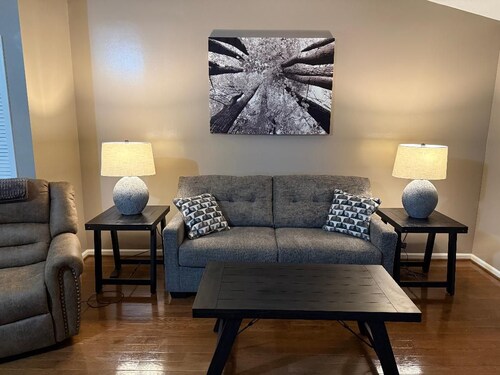 Cozy Condo In Historic Abingdon