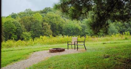 Secluded Hocking Hills Villa With Pond and Hot Tub