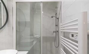Bathroom - Beautiful Appartement - 1br/4p - Montmartre (Paris)