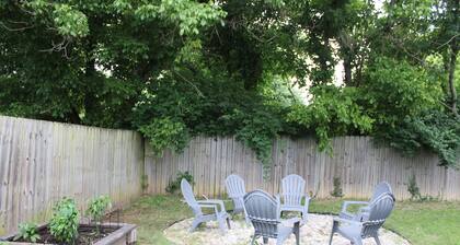 Spacious 4-bedroom house in Fayetteville, AR