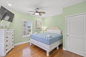 Room - 10 BR | Sleeps 28 | Pool | Steps To Beach | 601AB (Murrells Inlet)