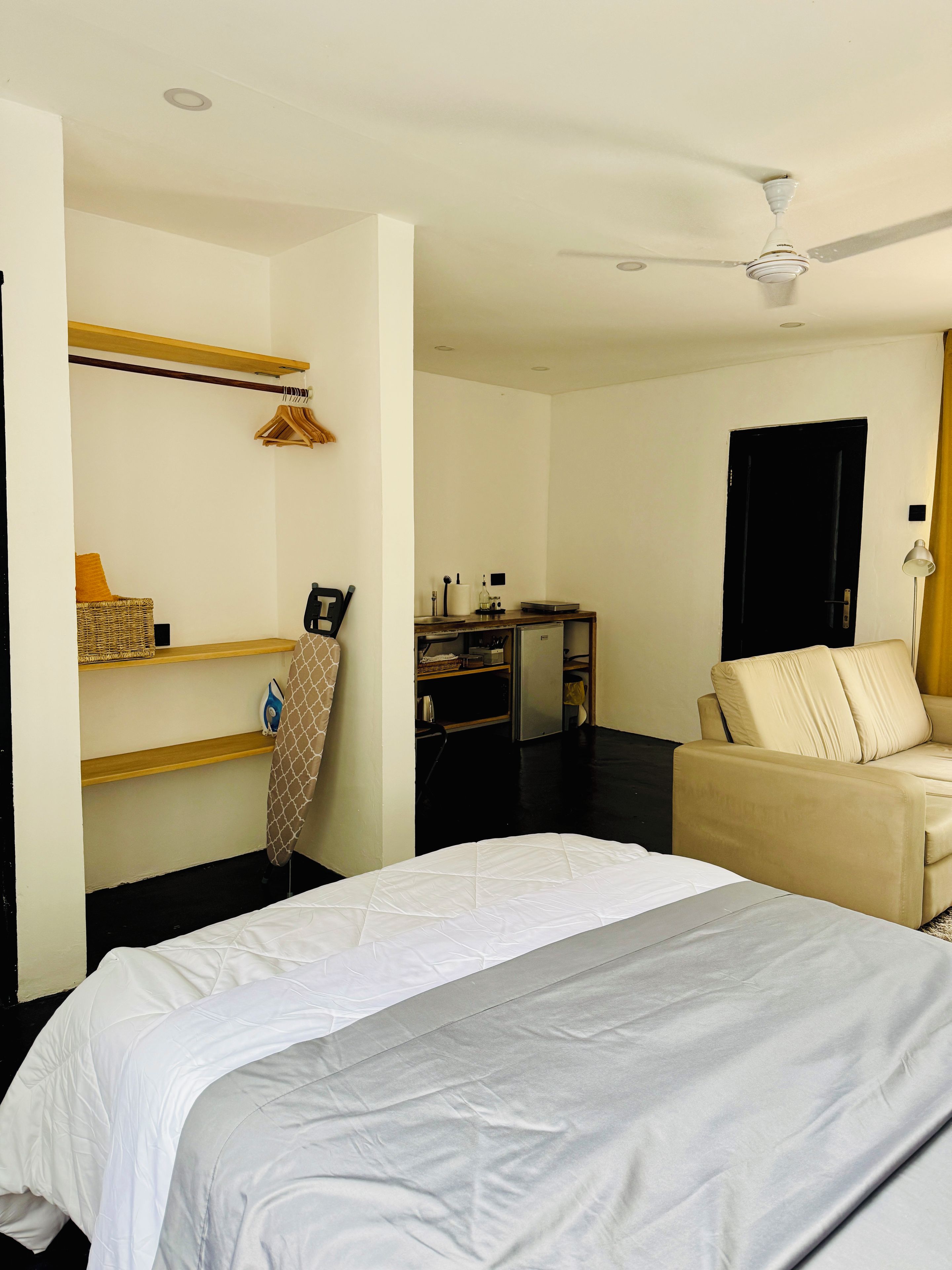 Iron/ironing board, WiFi (free), bed sheets