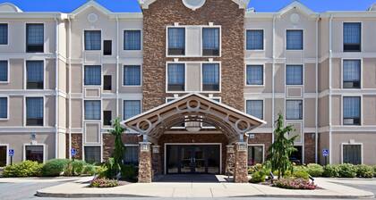 Suite w/ Kitchen & Breakfast | Near IND Airport