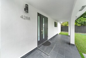 Welcome home! - Casa Mykonos Modern 2BR Near Coral Gables (Miami)
