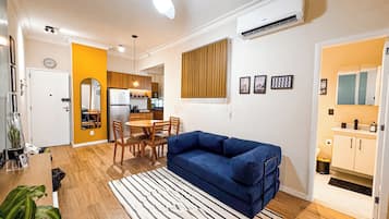 Deluxe Apartment, 1 Double Bed with Sofa bed, Kitchen, Mountain View | Living area