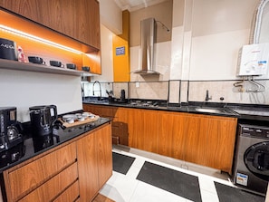 Deluxe Apartment, 1 Double Bed with Sofa bed, Kitchen, Mountain View | Private kitchen | Full-size fridge, microwave, stovetop, cookware/dishes/utensils - StayHome RJ - Christ the Redeemer View (Rio de Janeiro)