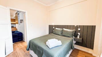 Deluxe Apartment, 1 Double Bed with Sofa bed, Kitchen, Mountain View | In-room safe, laptop workspace, iron/ironing board, WiFi (free)