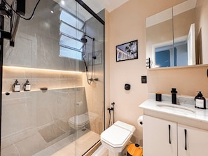 Deluxe Apartment, 1 Double Bed with Sofa bed, Kitchen, Mountain View | Bathroom | Shower, free toiletries, hair dryer, towels - StayHome RJ - Christ the Redeemer View (Rio de Janeiro)