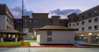 Baytown Mobility Accessible Suite | Free Breakfast