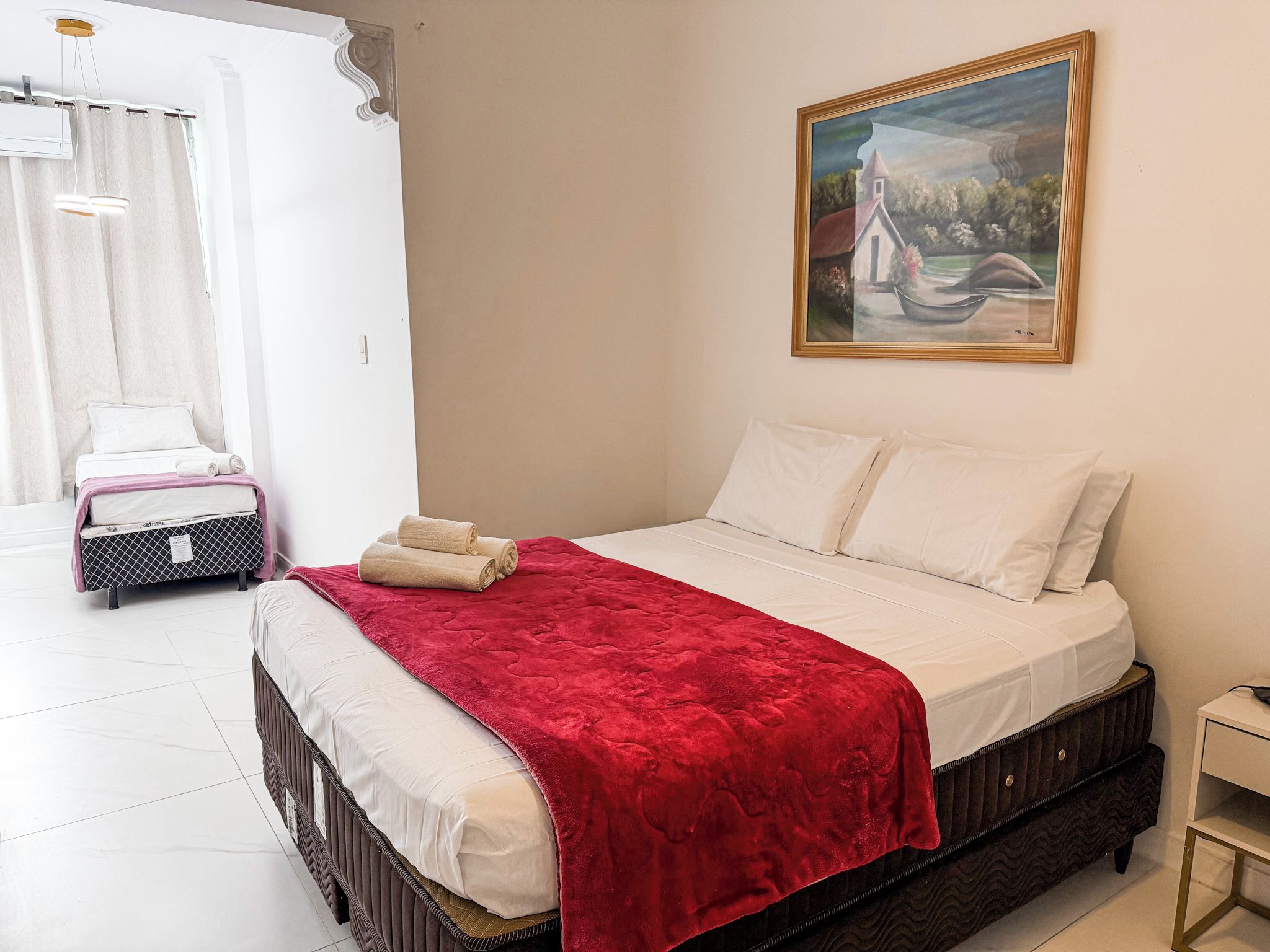 Comfort Apartment, 2 Bedrooms, Kitchen | Laptop workspace, iron/ironing board, free WiFi