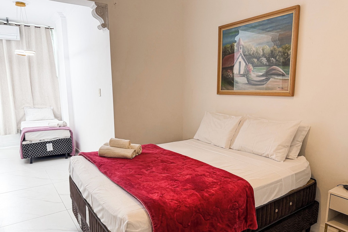Comfort Apartment, 2 Bedrooms, Kitchen | Laptop workspace, iron/ironing board, free WiFi