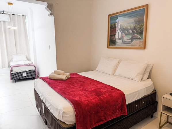 Comfort Apartment, 2 Bedrooms, Kitchen | Laptop workspace, iron/ironing board, free WiFi - StayHome Copacabana - Close to Beach (Rio de Janeiro)