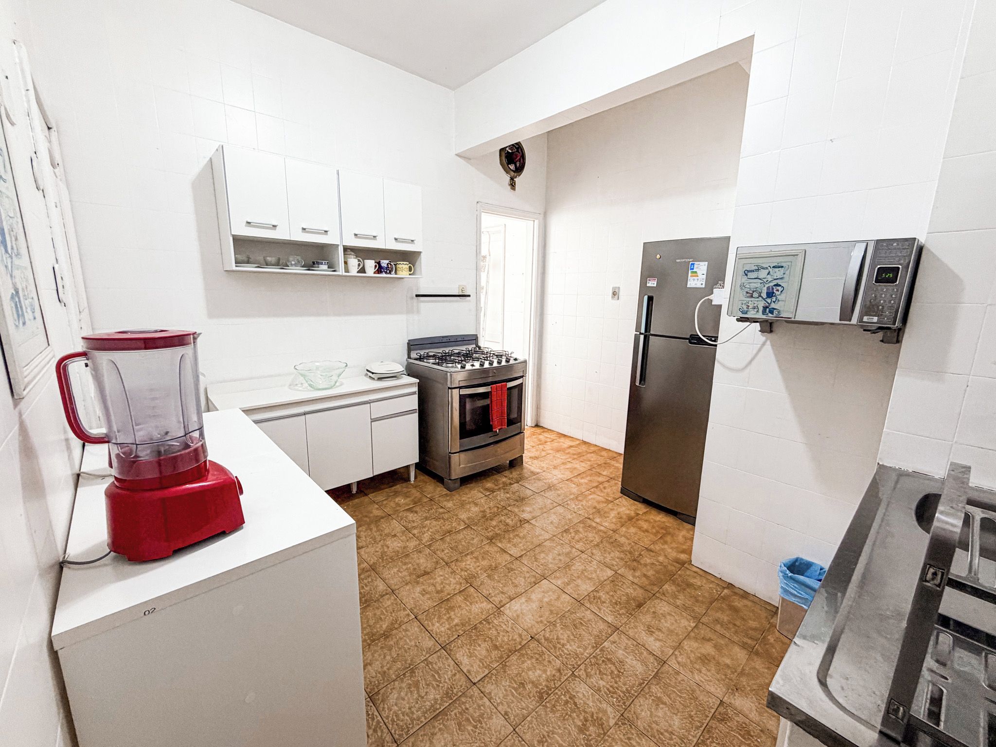 Comfort Apartment, 2 Bedrooms, Kitchen | Private kitchen | Full-sized fridge, microwave, oven, stovetop
