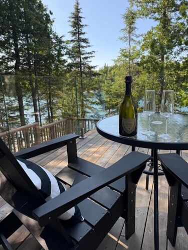 Dock 124 - Adults Only - Waterfront B&B