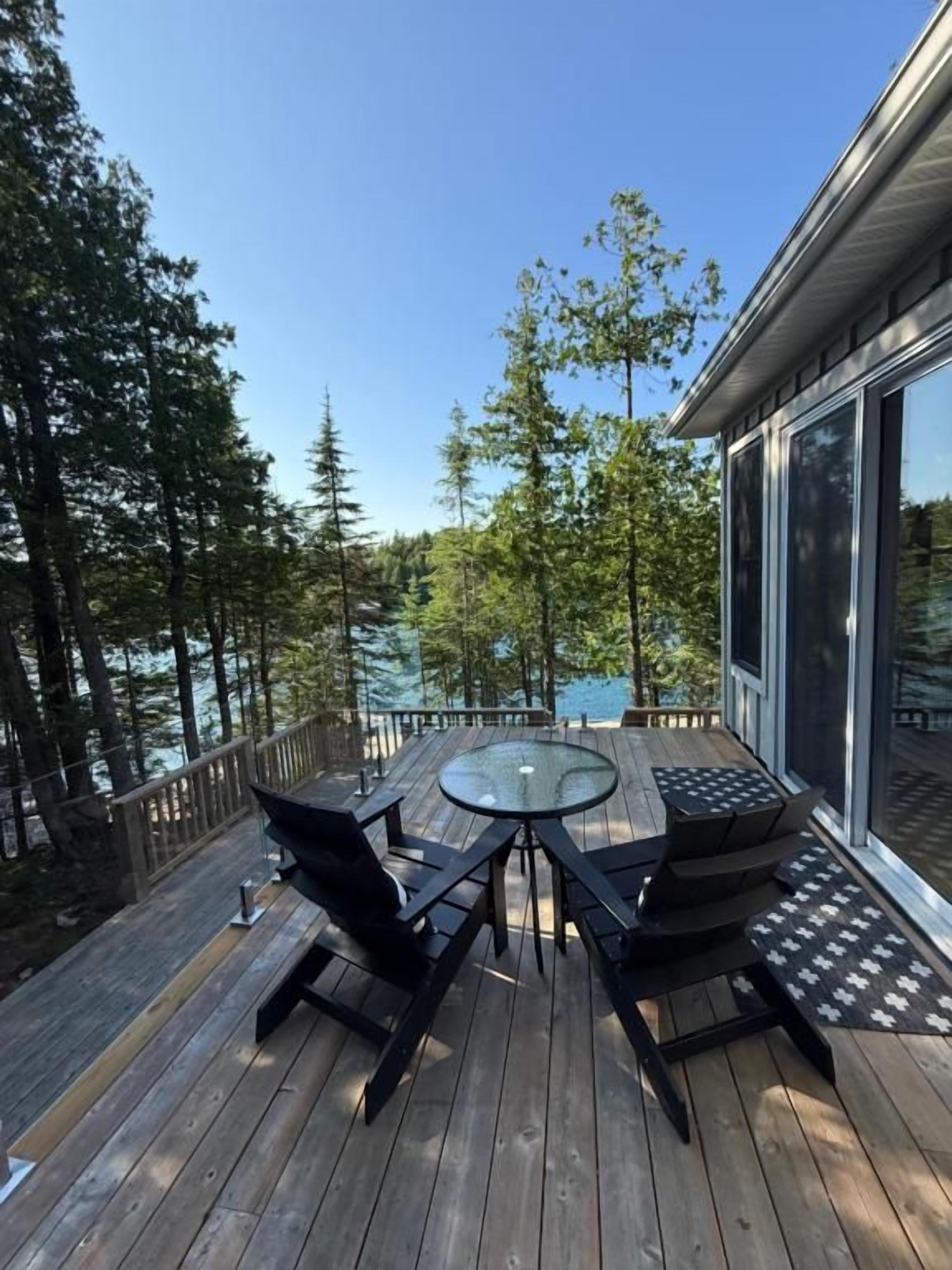 Luxury Double Room, 1 King Bed, Non Smoking, Lake View | Outdoor dining