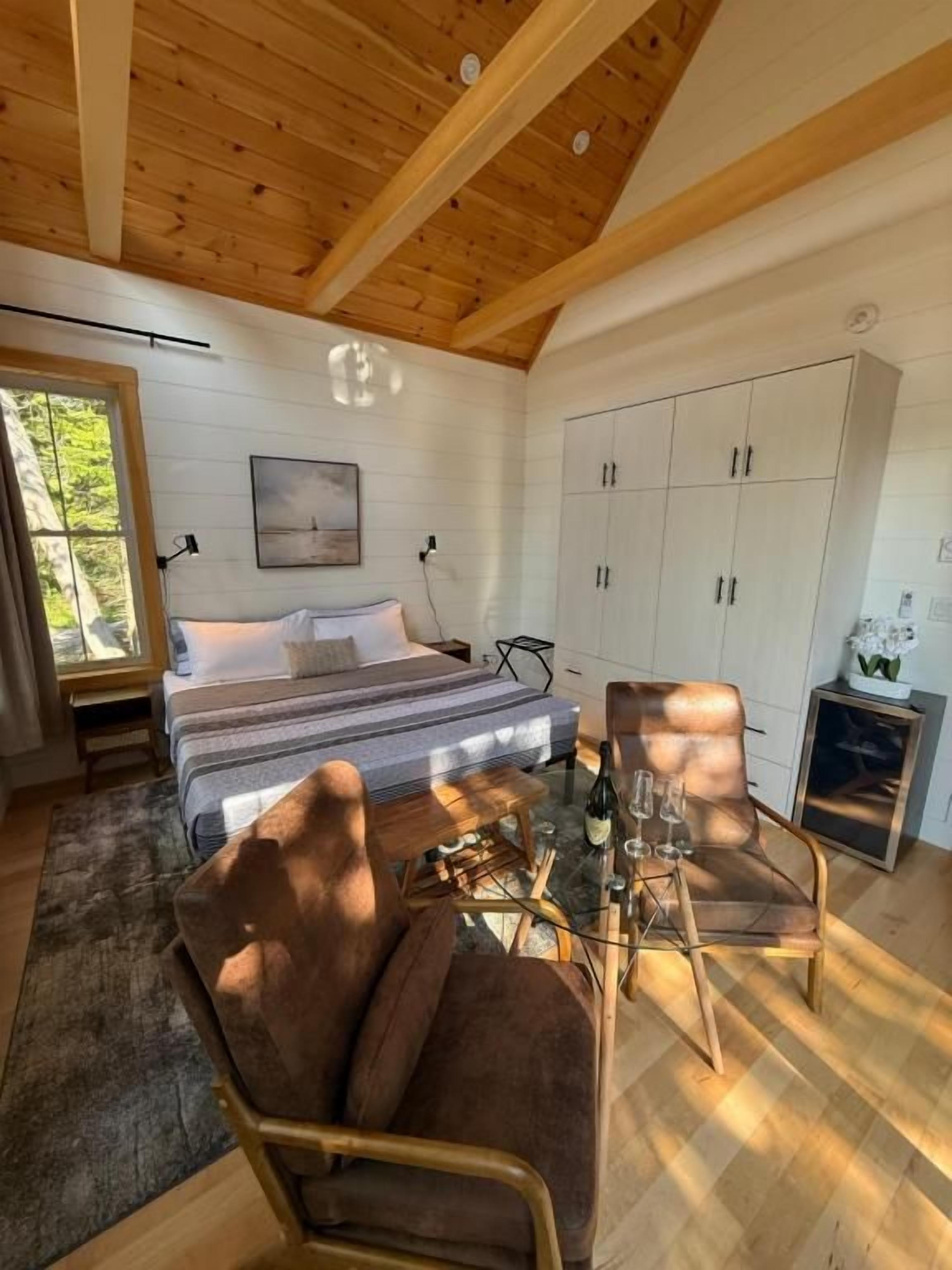 Luxury Double Room, 1 King Bed, Non Smoking, Lake View | WiFi (free)