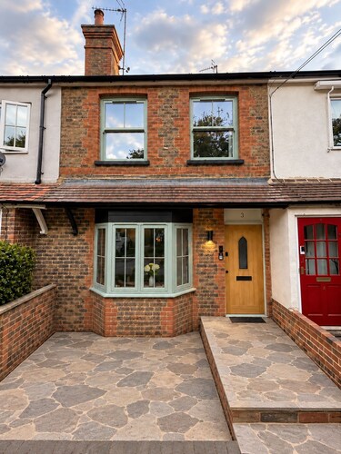 Beautifully renovated 2-bed home near Rudgwick