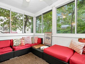 Interior - Spacious 4-BR Near Rock Creek Park - Sleeps 8 (Washington)