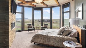 WiFi, bed sheets - Luxury 5BR Montana Ranch Estate - Private Hot Tub + Game Room (Belt)