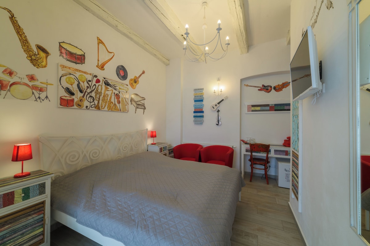 Basic Double Room, Balcony, Garden View | In-room safe, blackout drapes, iron/ironing board, WiFi (free)