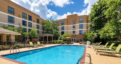 ADA Suite w/ Free Breakfast & Pool Access