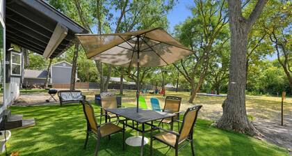 3BR Family Retreat Mini Golf Soccer Field Fire Pit