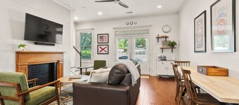 HAPPY-GO-LUCKY | 2 King Suites Near UA + Downtown
