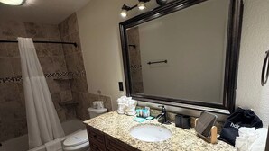 Bathroom - Eagle Motel Suite 223 - 2 bedroom with kitchenette (Manitou Springs)