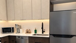 Private kitchen - Midtown Gem Near Downtown (Detroit)