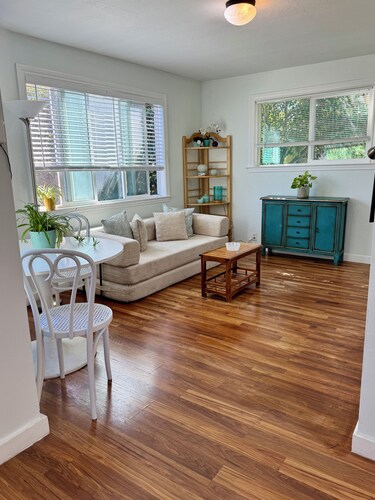 Marvelous 1-bedroom house in charming San Anselmo perfect for getaway