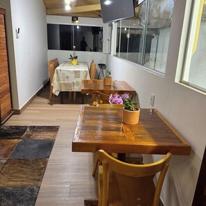 Dining - Hostel Rio Preto (São Sebastião do Rio Preto)