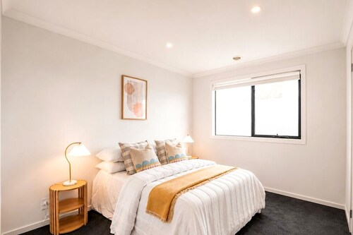 Spacious 5-Bed Designer Home Point Cook