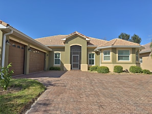 Exterior - Serenity Pool Vacation Home - 4BD (Kissimmee)