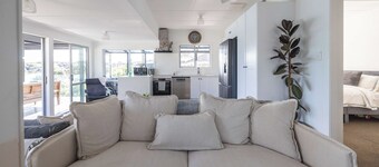 Shelly Beach Escape  Sea Views & Sauna