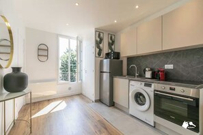 Private kitchen - Cosy Apartment -1br/4p- Montreuil - Near Paris (Montreuil)