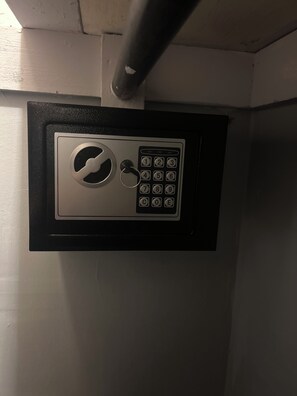 Unclassified image, 2 of 20, button