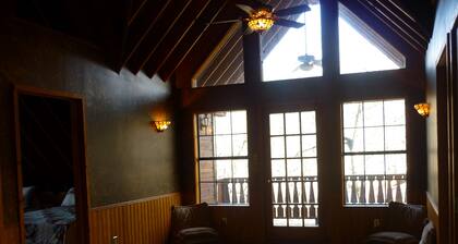 7-bedroom Riverbank TREEHOUSE LODGE with terraced access to the Guadalupe River!