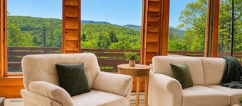 Gore Mountain Views | Luxury Escape for 2–4 • Pets