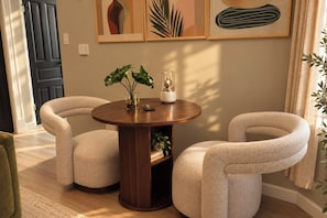 Dining - Brick & Olive Stylish Soulard Retreat Near Downtown (St. Louis)
