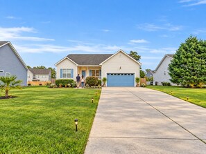 Exterior - 4BR w/ Pool / Hot Tub / Firepit / Sleeps 10 (Newport)