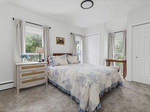 Room - Cottagecore Apt Near Royal Oak Hotspots and Nintendo Switch (Royal Oak)