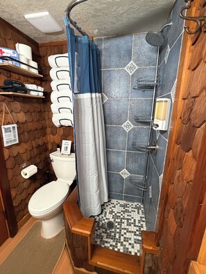 Bathroom - Cozy lakefront cottage - dock, kayaks, fire pits, queen bed + air mattress (BELFAIR)