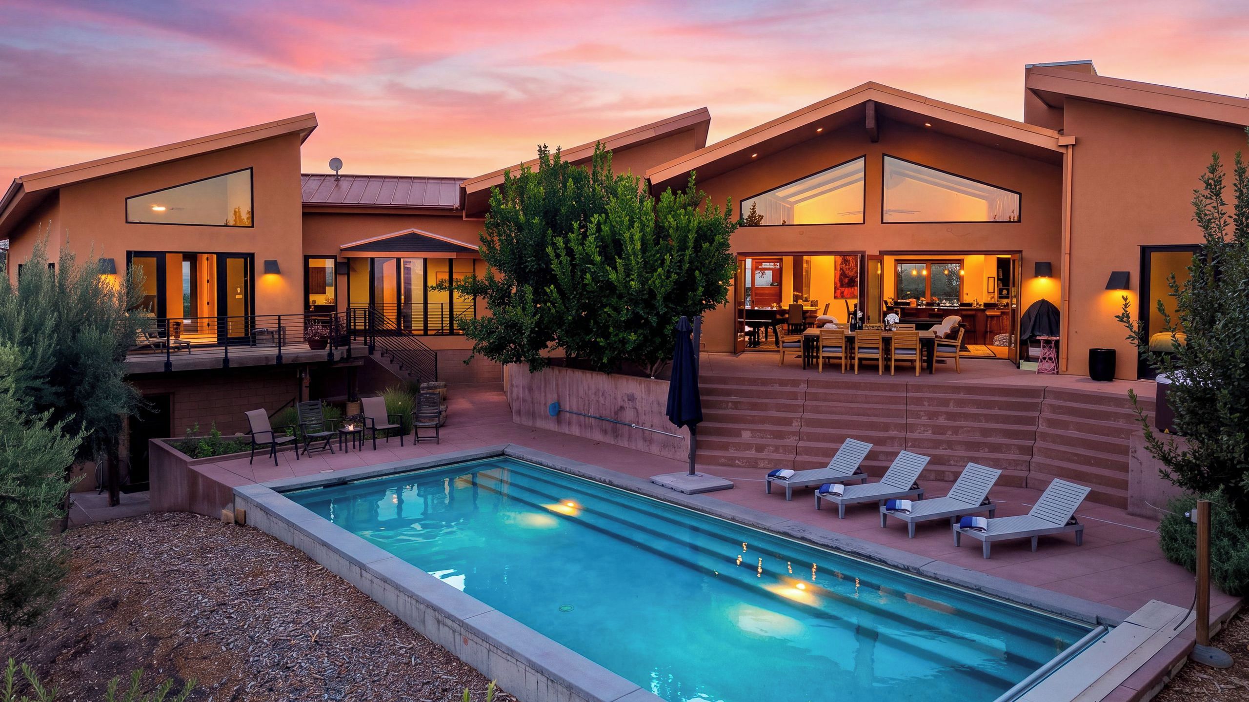House (4 Bedrooms) | Front of property