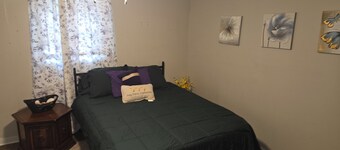 Yellow Mellow sleeps 4