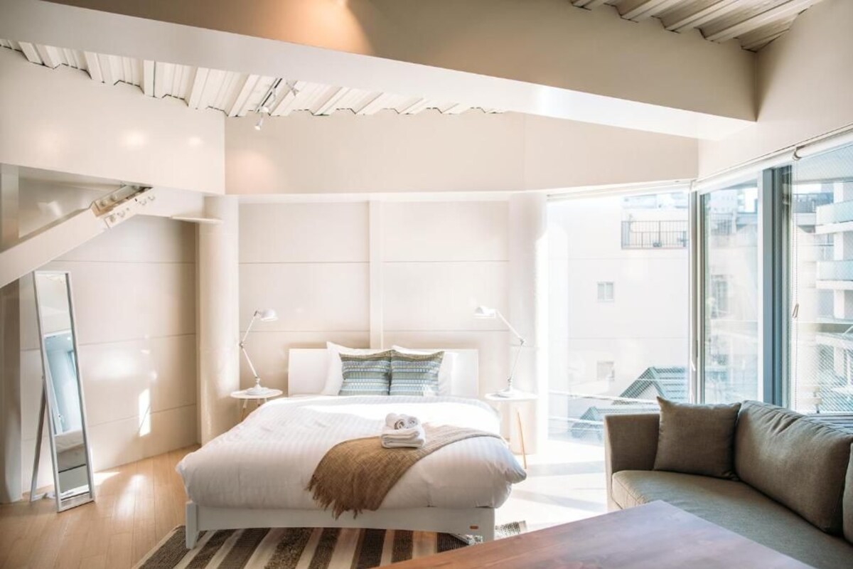 Phòng Suite, không hút thuốc, ban công (1001) | Phòng cách âm, bàn ủi/dụng cụ ủi quần áo 
