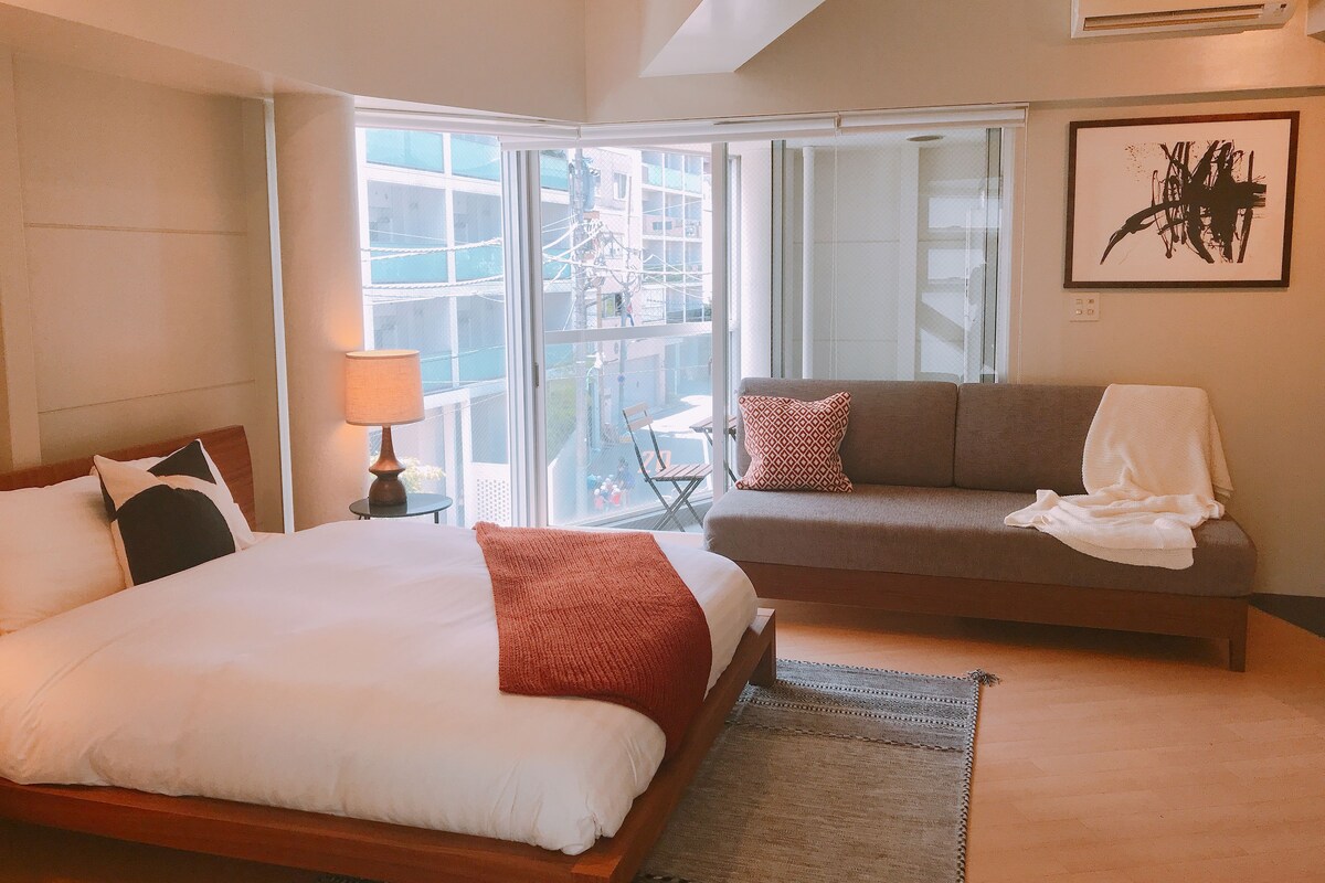 Phòng Suite, không hút thuốc, ban công (401) | Phòng cách âm, bàn ủi/dụng cụ ủi quần áo